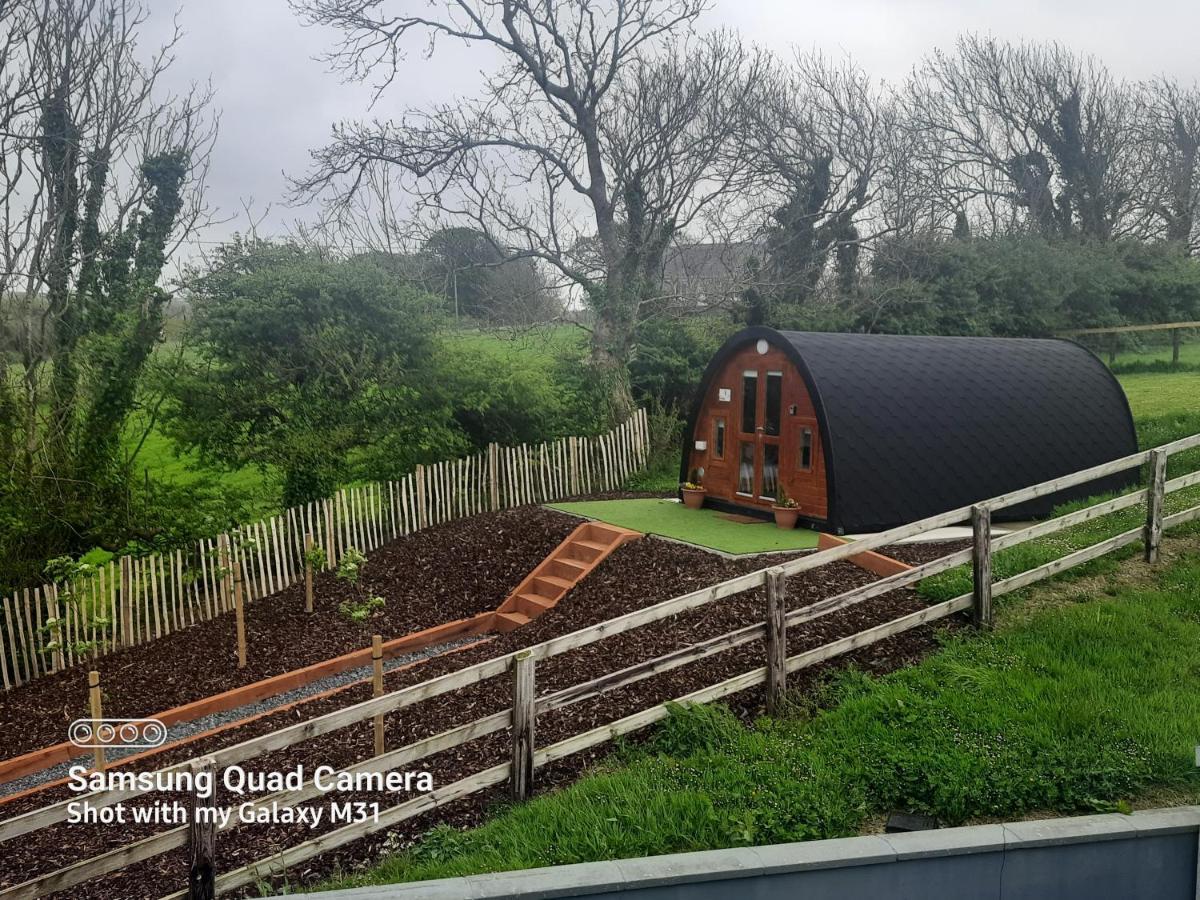 エニスIvy Hill Glamping Podアパートメント エクステリア 写真
