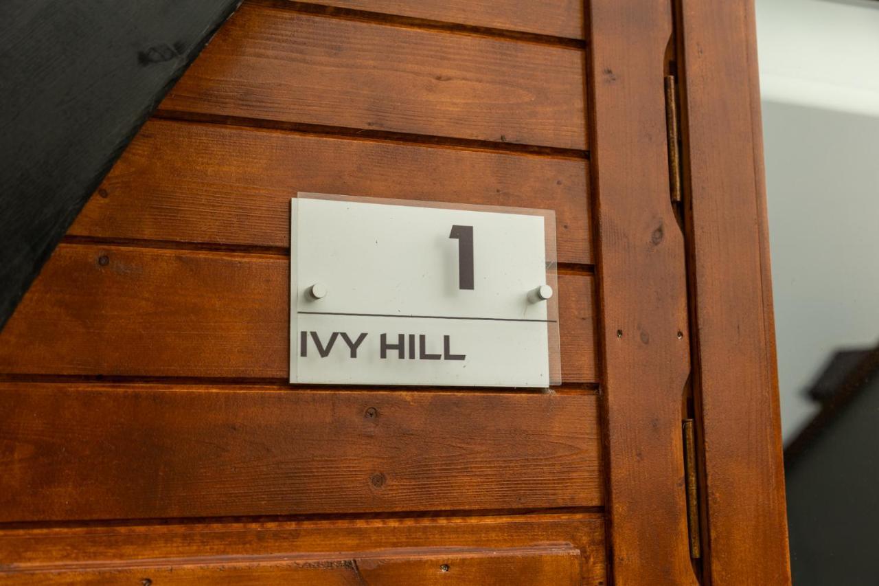 エニスIvy Hill Glamping Podアパートメント エクステリア 写真