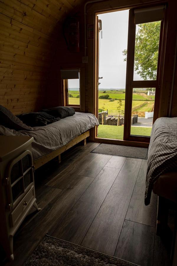 エニスIvy Hill Glamping Podアパートメント エクステリア 写真